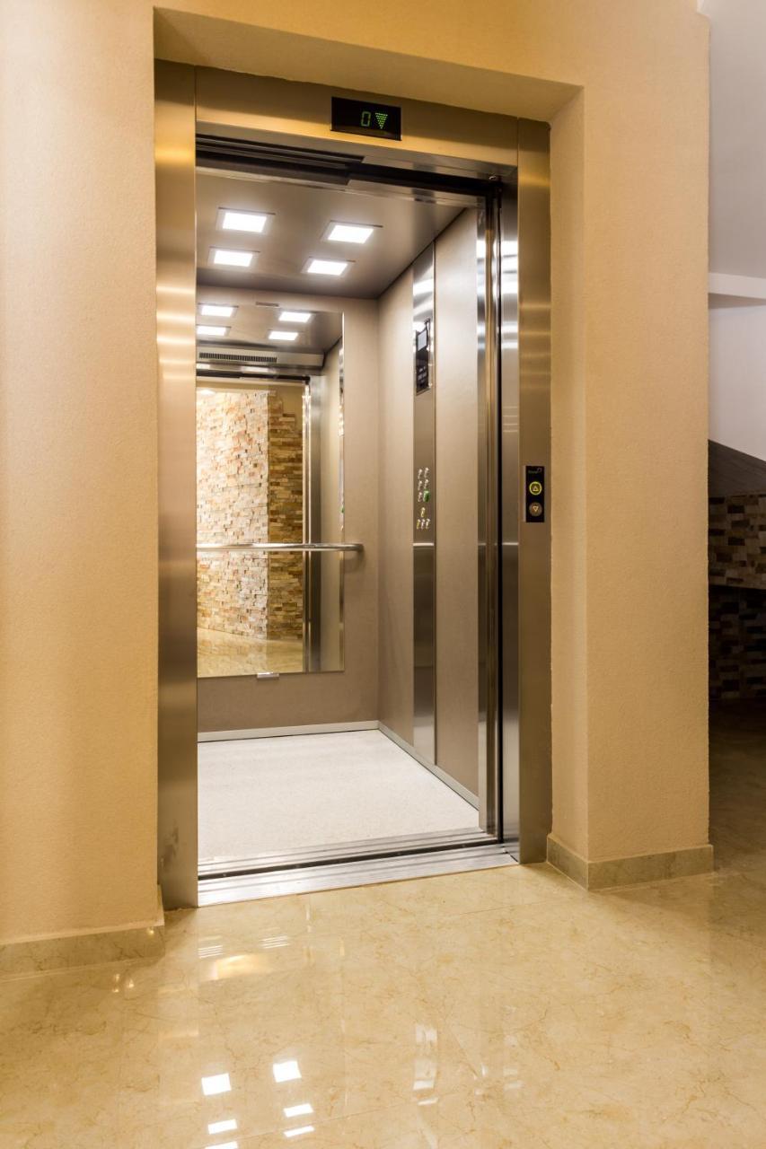 Adriatik Lux Apartments Будва Экстерьер фото