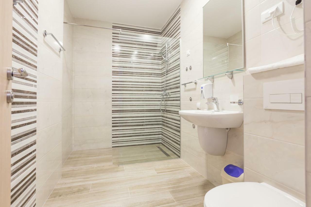 Adriatik Lux Apartments Будва Экстерьер фото